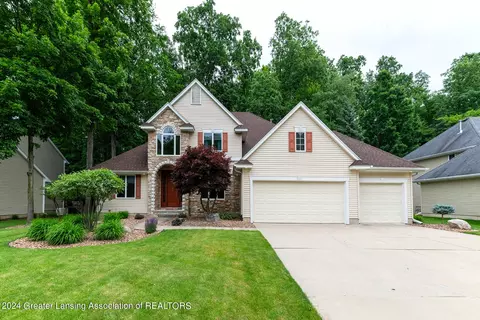 13355 Speckledwood Dr, Dewitt, MI 48820