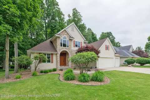 Exterior - 13355 Speckledwood Dr, Dewitt, MI 48820 photo 2 of 5