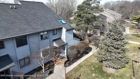 5415 Wild Oak Dr #28, East Lansing, MI 48823