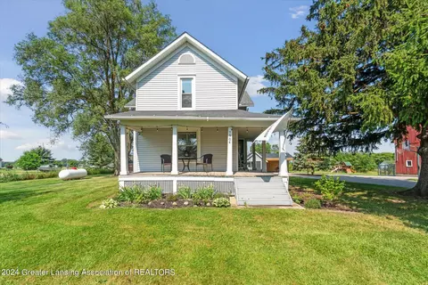 Exterior - 7904 S Francis Rd, Dewitt, MI 48820 photo 3 of 9