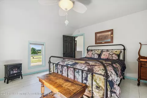 Bedroom - 7904 S Francis Rd, Dewitt, MI 48820 photo 5 of 8