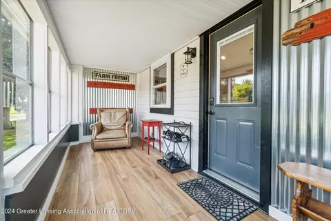 Exterior - 7904 S Francis Rd, Dewitt, MI 48820 photo 5 of 9