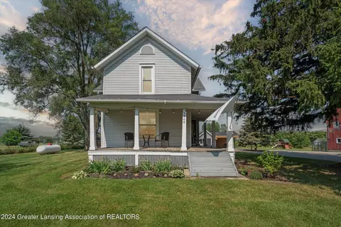 Exterior - 7904 S Francis Rd, Dewitt, MI 48820 photo 2 of 9