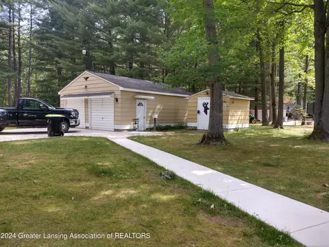 Exterior - 5145 Ruby Dr, Gladwin, MI 48624 photo 1 of 4