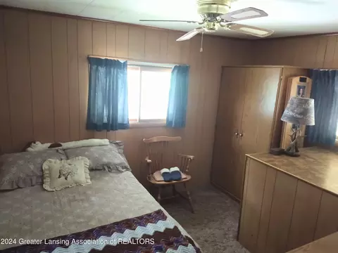 Bedroom - 5145 Ruby Dr, Gladwin, MI 48624 photo 2 of 2