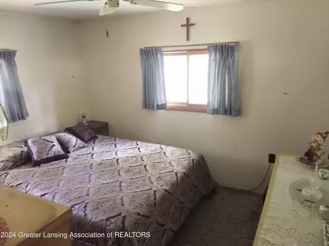 Bedroom - 5145 Ruby Dr, Gladwin, MI 48624 photo 1 of 2