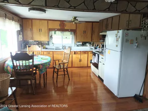 Kitchen - 5145 Ruby Dr, Gladwin, MI 48624 photo 1 of 1