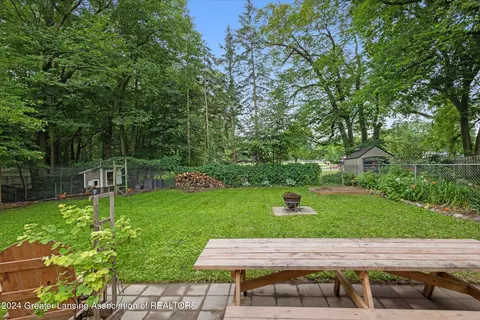 Exterior - 3519 Ginger Snap Ln, Lansing, MI 48911 photo 3 of 4