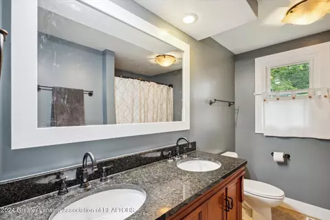 Bath - 3519 Ginger Snap Ln, Lansing, MI 48911 photo 3 of 4