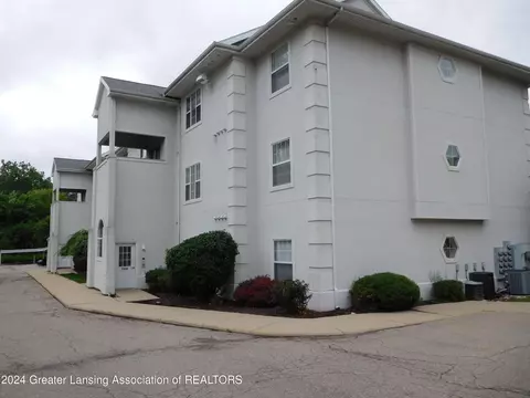 268 W Saginaw St #303, East Lansing, MI 48823