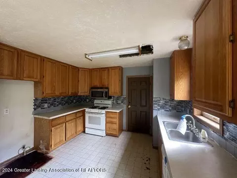 5982 E Bippley Rd, Sunfield, MI 48890 photo 8