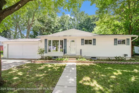 5824 Bayonne Ave, Haslett, MI 48840