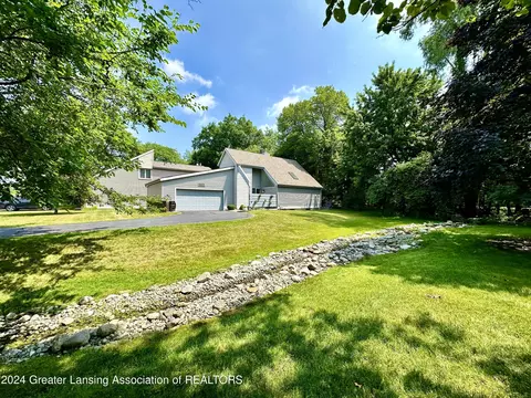 3722 Cavalier Dr #6, Okemos, MI 48864