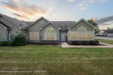 3404 Hamlet Cir, East Lansing, MI 48823