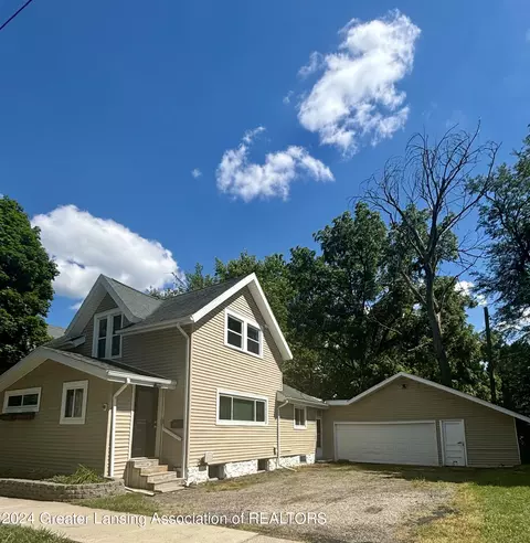 112 E Stoddard St, Charlotte, MI 48813