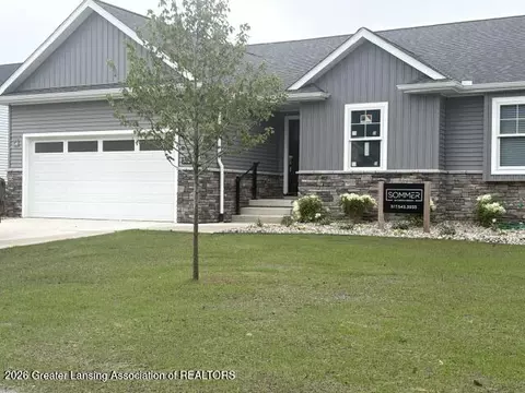 302 Vansickle Dr #35, Charlotte, MI 48813