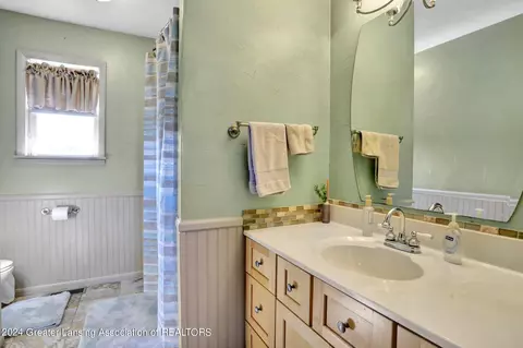 Bath - 8475 S Lowell Rd, Dewitt, MI 48820 photo 1 of 2