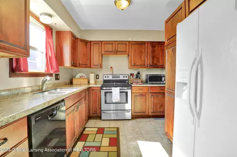 Kitchen - 8475 S Lowell Rd, Dewitt, MI 48820 photo 1 of 3