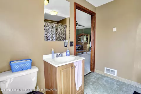 Bath - 8475 S Lowell Rd, Dewitt, MI 48820 photo 2 of 2