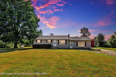 8475 S Lowell Rd, Dewitt, MI 48820