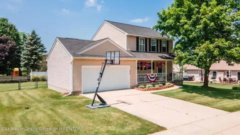 204 Country Lake Dr, Potterville, MI 48876