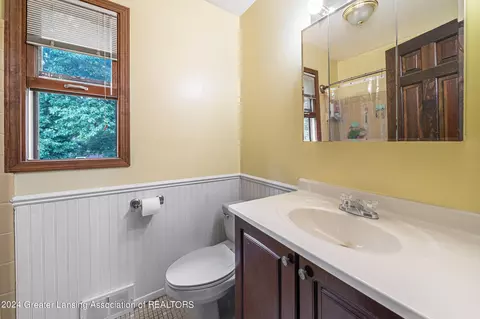 Bath - 4215 Whitby Ln, Bath, MI 48808 photo 3 of 4