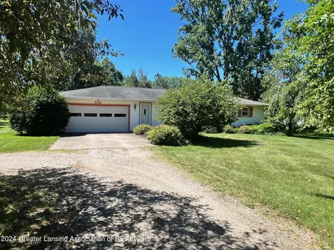 3238 Mcconnell Hwy, Charlotte, MI 48813