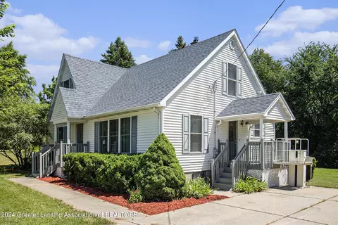 16491 Turner Rd, Lansing, MI 48906