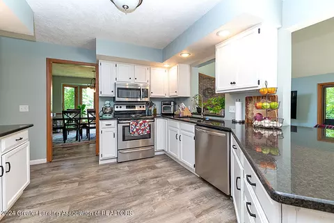 2035 Wild Cherry Path, Okemos, MI 48864 photo 11