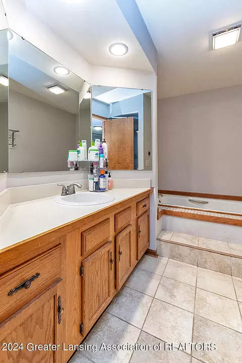 2035 Wild Cherry Path, Okemos, MI 48864 photo 17