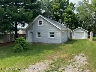 212 W 3rd St, Charlotte, MI 48813