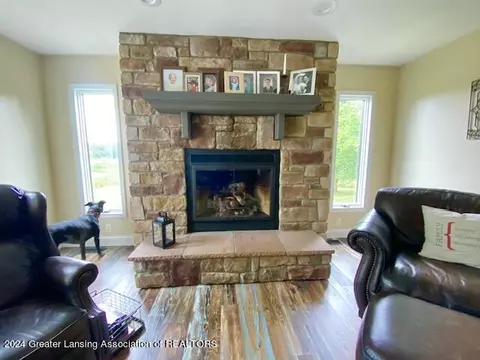 Living - 4245 Beeman Rd, Williamston, MI 48895 photo 4 of 5