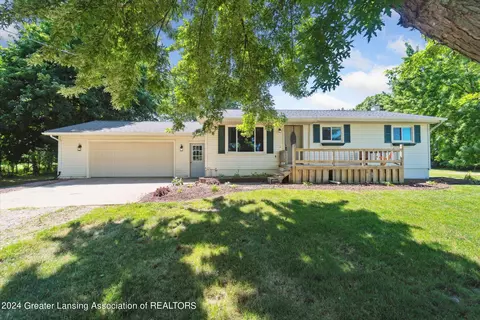 5683 N Gilson Rd, Elsie, MI 48831