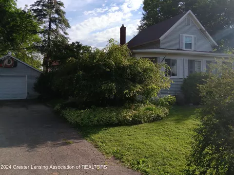 609 Second St, Fenton, MI 48430