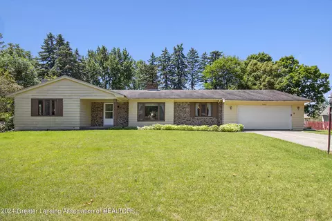 5445 River Ridge Dr, Lansing, MI 48917