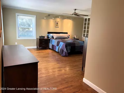 Bedroom - 400 Everett Dr, Lansing, MI 48915 photo 1 of 7