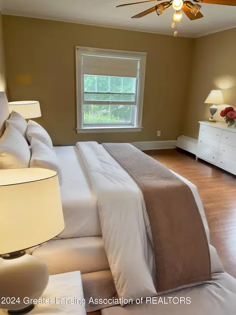 Bedroom - 400 Everett Dr, Lansing, MI 48915 photo 5 of 7