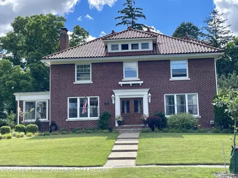 Exterior - 400 Everett Dr, Lansing, MI 48915 photo 1 of 11