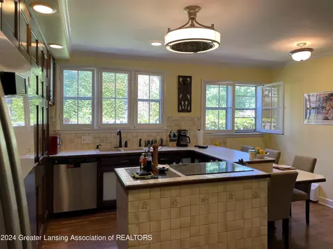 Kitchen - 400 Everett Dr, Lansing, MI 48915 photo 3 of 3