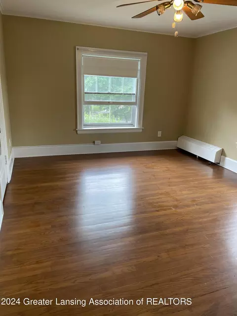 Bedroom - 400 Everett Dr, Lansing, MI 48915 photo 6 of 7