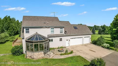 2325 Kristen Way, Charlotte, MI 48813