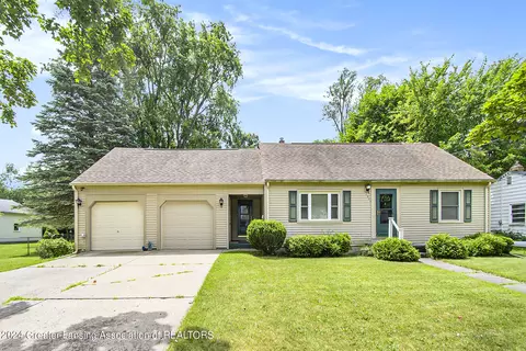 1507 Victor Ave, Lansing, MI 48910