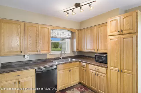 3689 E Herbison Rd, Bath, MI 48808 photo 8