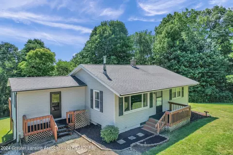 4061 Matthews Rd, Charlotte, MI 48813