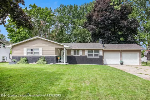 310 Elmshaven Dr, Lansing, MI 48917