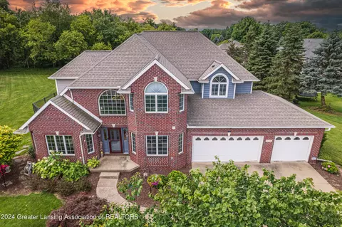 2570 Hummingbird Ln, Holt, MI 48842