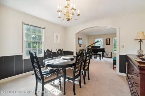 Dining - 1003 Sandhill Dr, Dewitt, MI 48820 photo 2 of 4