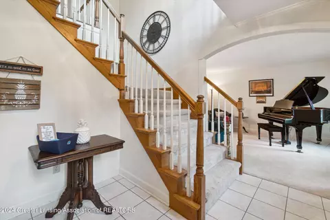 Entry Way - 1003 Sandhill Dr, Dewitt, MI 48820 photo 2 of 4