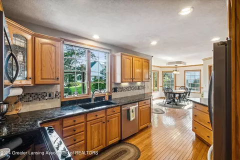 Kitchen - 1003 Sandhill Dr, Dewitt, MI 48820 photo 5 of 5
