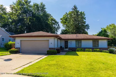 2781 Still Valley Dr, East Lansing, MI 48823
